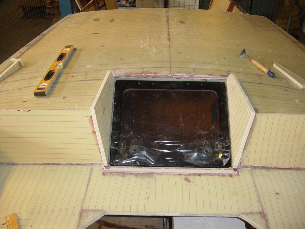 Aft cabin roof infusion and cockpit construction